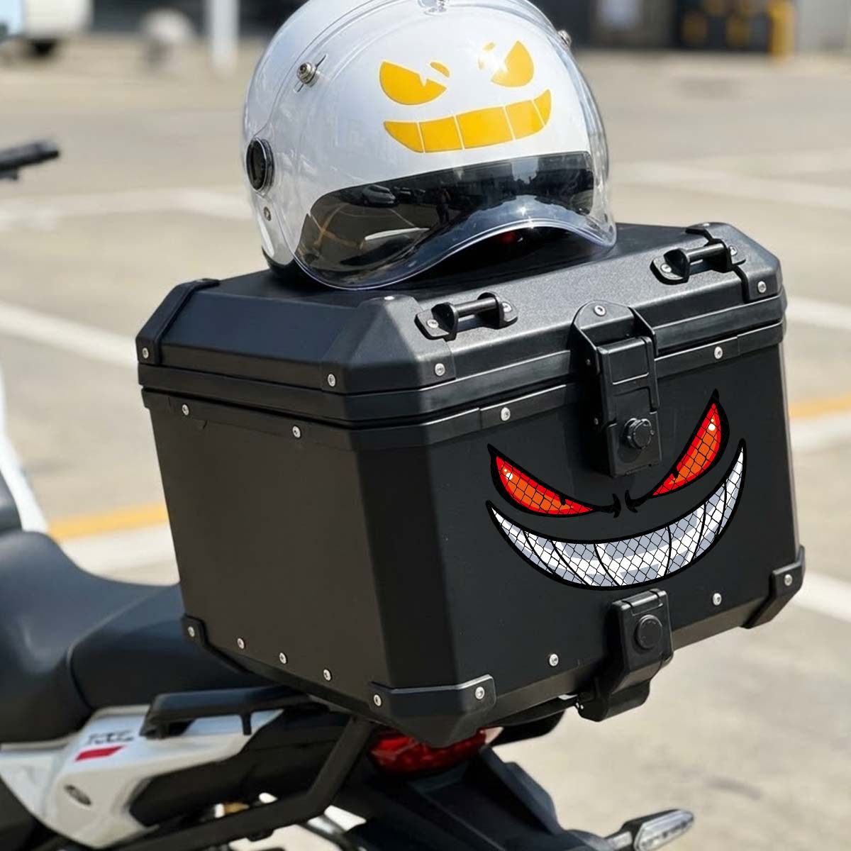 JDM デーモンアイズ ゲンガー 反射型 バイクステッカー  - Scooter Helmet Set のレビューと価格