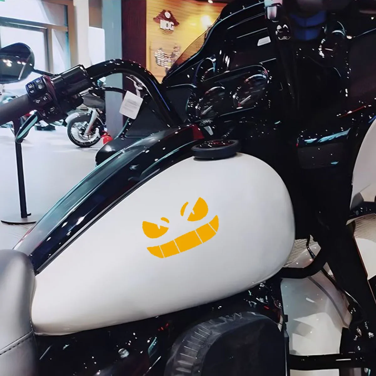 JDM デーモンアイズ ゲンガー 反射型 バイクステッカー  - Scooter Helmet Set のレビューと価格